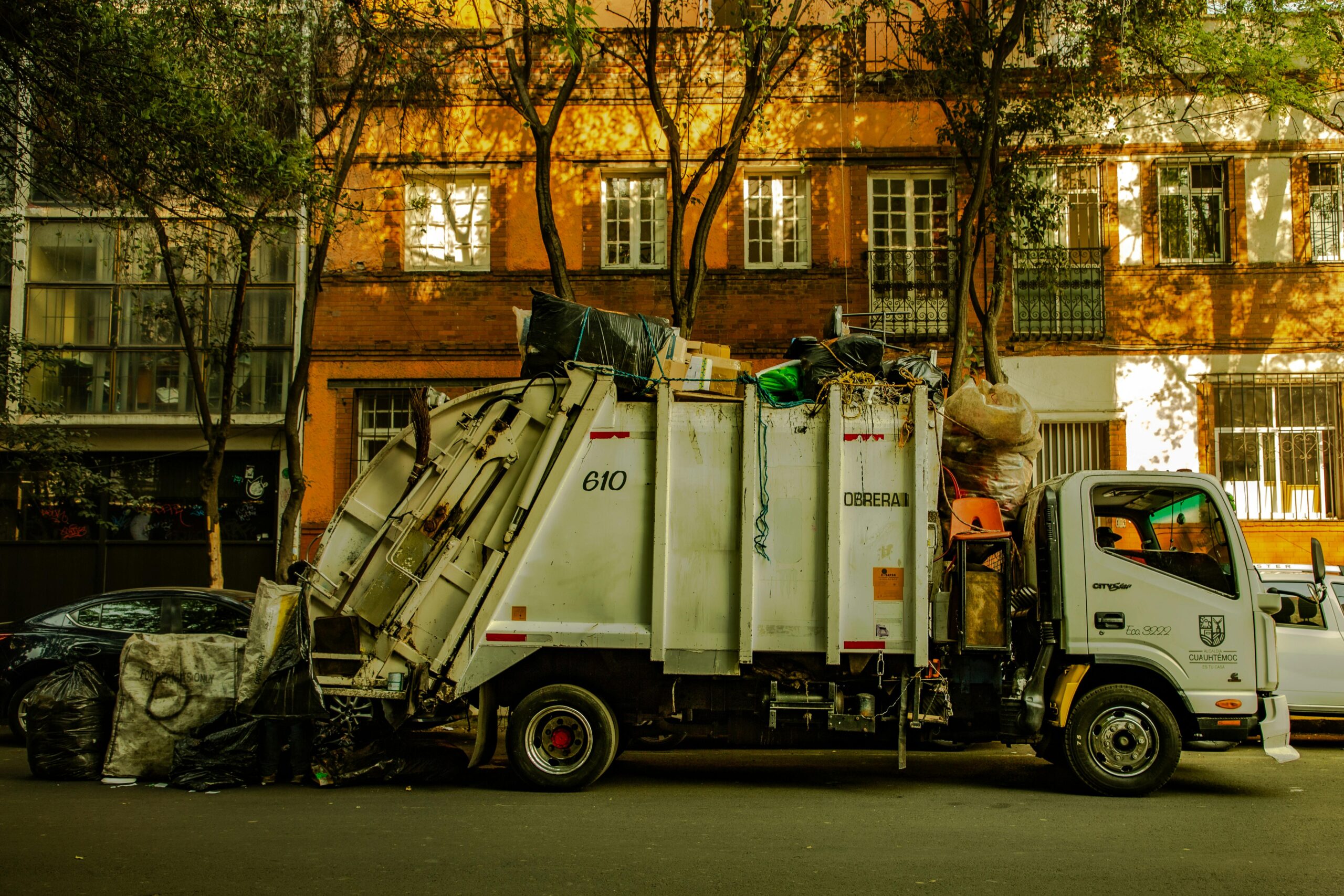Tagging the Trash: Turnover of Toxic Huntingtin